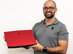 薄型ノートPC「ALIENWARE m15」はどんなゲーマー向け? 「Aurora R8」は手動OCがメーカーサポート対象!? 製品担当者にいろいろ聞いてきた
