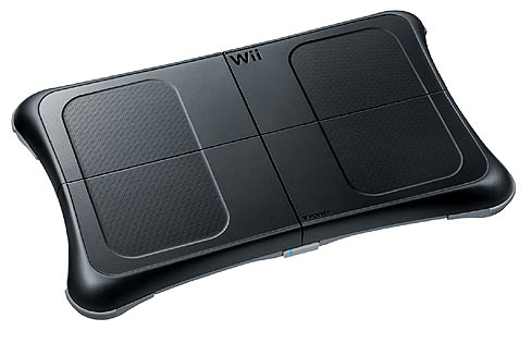画像集#003のサムネイル/任天堂，「Wii Fit Plus　バランスWiiボード（クロ）セット」を2011年12月上旬に発売。待望の黒いバランスWiiボードがついに登場だ