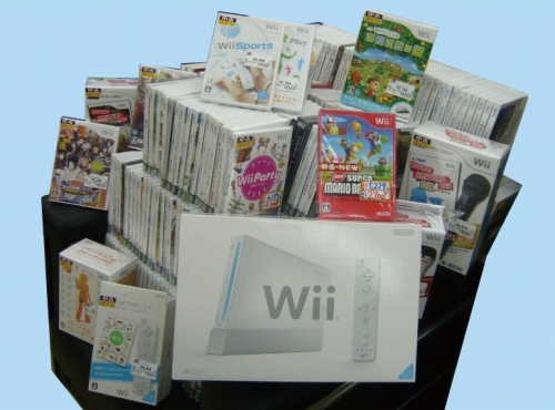 画像集#001のサムネイル/Wii本体とWiiソフト408本が入った“福袋”が100万円で抽選販売