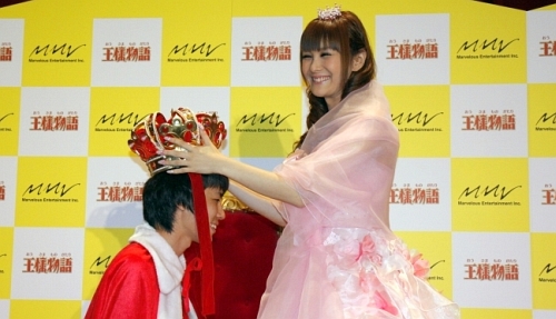 画像集#014のサムネイル/意外とお似合い？　貧乏な王様と美しいお姫様（椿姫彩菜さん）が登場した，「王様物語」王様即位式をレポート