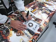 画像集#009のサムネイル/体験版が150万以上ダウンロードされた期待作，ついに「GOD EATER」が本日発売！　未知のアラガミのシルエット画像も公開。秋葉原では発売記念イベントも