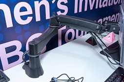 画像集 No.010のサムネイル画像 / BenQ ZOWIE,「eスポーツ仕様の机」まさかの(?)第2弾を発表。大会やネットカフェ現場の声を受けてブラッシュアップ