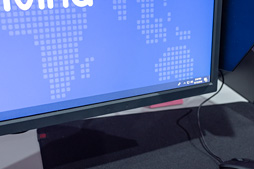 画像集 No.012のサムネイル画像 / BenQ ZOWIE,「eスポーツ仕様の机」まさかの(?)第2弾を発表。大会やネットカフェ現場の声を受けてブラッシュアップ