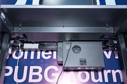 画像集 No.020のサムネイル画像 / BenQ ZOWIE,「eスポーツ仕様の机」まさかの(?)第2弾を発表。大会やネットカフェ現場の声を受けてブラッシュアップ