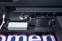 画像集 No.021のサムネイル画像 / BenQ ZOWIE,「eスポーツ仕様の机」まさかの(?)第2弾を発表。大会やネットカフェ現場の声を受けてブラッシュアップ
