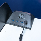 画像集 No.022のサムネイル画像 / BenQ ZOWIE,「eスポーツ仕様の机」まさかの(?)第2弾を発表。大会やネットカフェ現場の声を受けてブラッシュアップ