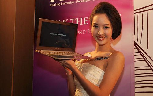 画像集#002のサムネイル/［COMPUTEX］ASUS，超薄型ノートPCに199ドルのEee PC，そして「スマートフォンを内蔵できるタブレット」を発表【19：45頃更新】
