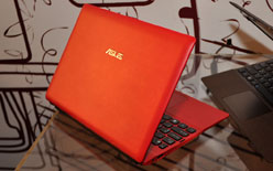 画像集#015のサムネイル/［COMPUTEX］ASUS，超薄型ノートPCに199ドルのEee PC，そして「スマートフォンを内蔵できるタブレット」を発表【19：45頃更新】