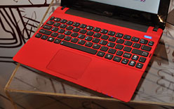 画像集#017のサムネイル/［COMPUTEX］ASUS，超薄型ノートPCに199ドルのEee PC，そして「スマートフォンを内蔵できるタブレット」を発表【19：45頃更新】
