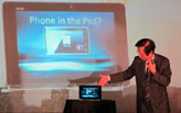 画像集#025のサムネイル/［COMPUTEX］ASUS，超薄型ノートPCに199ドルのEee PC，そして「スマートフォンを内蔵できるタブレット」を発表【19：45頃更新】
