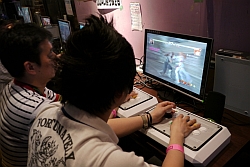 画像集#025のサムネイル/ウメハラに続くプロゲーマーはここから生まれる？　オールナイトの格ゲーイベント，「TokyoGameNight 17 “闘宴決義 Vol.6“」に参加してみた