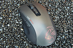 画像集#024のサムネイル/［COMPUTEX］ROCCAT，「選んだキーだけを点灯させられるキーボード」を披露。「スマホをゲーマー向けサブ画面にするアプリ」も