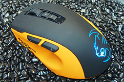 画像集#026のサムネイル/［COMPUTEX］ROCCAT，「選んだキーだけを点灯させられるキーボード」を披露。「スマホをゲーマー向けサブ画面にするアプリ」も