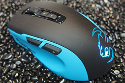 画像集#027のサムネイル/［COMPUTEX］ROCCAT，「選んだキーだけを点灯させられるキーボード」を披露。「スマホをゲーマー向けサブ画面にするアプリ」も