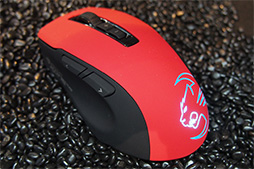 画像集#028のサムネイル/［COMPUTEX］ROCCAT，「選んだキーだけを点灯させられるキーボード」を披露。「スマホをゲーマー向けサブ画面にするアプリ」も