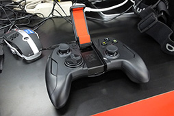 画像集 No.008のサムネイル画像 / リニューアルしたソフマップ秋葉原本館の「Tt eSPORTS」製品体験スペースをレポート。14日まで記念の特価販売を実施中
