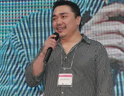画像集#001のサムネイル/［TGS 2010］Gamaniaプレスカンファレンス「ガマニア グローバル展開とその戦略」＆ジョン・ウー氏とペース・ウーさんも登場した発表会詳報