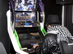 画像集#005のサムネイル/［AOU2012］音ゲー，ロボゲー，トイレゲー（!?）と，多彩なジャンルのタイトルが出展されたセガブースの主要タイトルをレポート