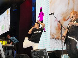 画像集#021のサムネイル/［AOU2012］音ゲー，ロボゲー，トイレゲー（!?）と，多彩なジャンルのタイトルが出展されたセガブースの主要タイトルをレポート