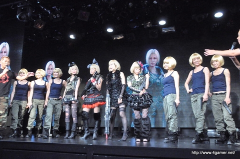 画像集#025のサムネイル/本日発売の「Gears of War 3」，FUJIWARA，椿鬼奴さん，あやまんJAPANが発売を祝福しに駆けつけた，発売記念イベントの模様をレポート
