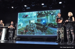 画像集#031のサムネイル/本日発売の「Gears of War 3」，FUJIWARA，椿鬼奴さん，あやまんJAPANが発売を祝福しに駆けつけた，発売記念イベントの模様をレポート