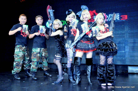 画像集#034のサムネイル/本日発売の「Gears of War 3」，FUJIWARA，椿鬼奴さん，あやまんJAPANが発売を祝福しに駆けつけた，発売記念イベントの模様をレポート