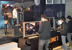 画像集#033のサムネイル/本日発売の「KILLZONE 3」では新卒兵士を絶賛募集中? テレンス・リーさんと乃亜さんが熱いアピールを行った「ISA社 ヘルガーン社 合同会社説明会」をレポート