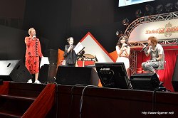 画像集#014のサムネイル/「テイルズ オブ」シリーズ15周年にふさわしい豪華声優陣によるライブスキットや，BACK-ON＆Meさんのライブで大いに盛り上がった，「テイルズ オブ フェスティバル 2011」の5月29日昼公演をレポート