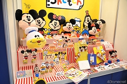 画像集#100のサムネイル/「もしドラ」「ストライクウィッチーズ」のステージイベントも開催。人気アニメがずらりと並んだセガブース,「第23回プライズフェア 2011 SUMMER」フォトレポート(その3)