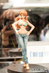 画像集#020のサムネイル/「ナミさん」「エヴァ6号機」「イカ娘」など，人気アニメのフィギュアがズラリ。「第24回プライズフェア」フォトレポート