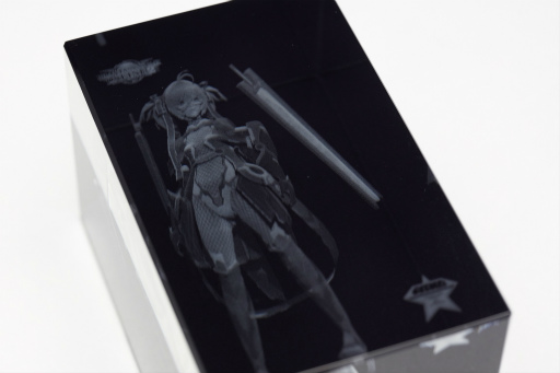 画像集 No.043のサムネイル画像 / 「PSO2」のマイキャラクターが(物理的に)目の前に出現。さっそく「マイキャラ3Dクリスタルフィギュア」を仔細に確認してみた