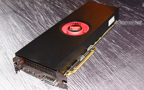 画像集#004のサムネイル/AMD，「Radeon HD 6990」の実機をシンガポールのイベントで披露