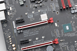 画像集 No.012のサムネイル画像 / GIGABYTEのゲーマー向けマザーボード「GA-Z170X-Gaming 7」をチェック。多機能でも高価すぎないバランスは要注目だ