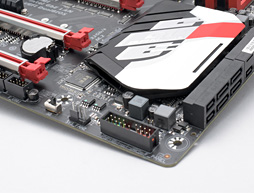 画像集 No.023のサムネイル画像 / GIGABYTEのゲーマー向けマザーボード「GA-Z170X-Gaming 7」をチェック。多機能でも高価すぎないバランスは要注目だ