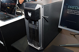 画像集 No.008のサムネイル画像 / 目玉は巨大な可動式コックピット筐体「Predator Thronos」。Acerがドイツでゲーマー向けPCや周辺機器を発表
