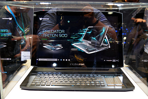 画像集 No.012のサムネイル画像 / 目玉は巨大な可動式コックピット筐体「Predator Thronos」。Acerがドイツでゲーマー向けPCや周辺機器を発表