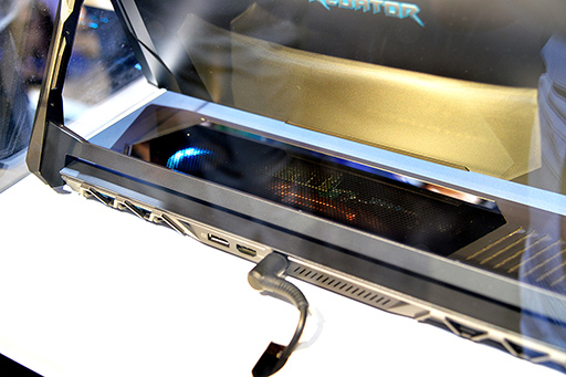 画像集 No.013のサムネイル画像 / 目玉は巨大な可動式コックピット筐体「Predator Thronos」。Acerがドイツでゲーマー向けPCや周辺機器を発表