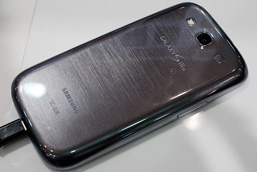 画像集#013のサムネイル/NTTドコモ，「GALAXY S III α」「AQUOS PHONE ZETA」など2012年冬モデルスマートフォン10製品を発表。すべてが下り最大100Mbpsの「Xi」に対応