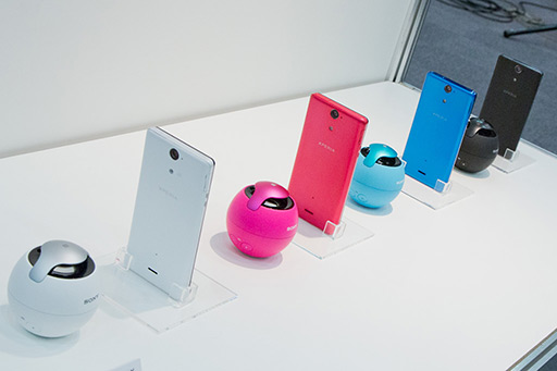 画像集#024のサムネイル/NTTドコモ，「GALAXY S III α」「AQUOS PHONE ZETA」など2012年冬モデルスマートフォン10製品を発表。すべてが下り最大100Mbpsの「Xi」に対応