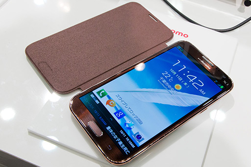 画像集#025のサムネイル/NTTドコモ，「GALAXY S III α」「AQUOS PHONE ZETA」など2012年冬モデルスマートフォン10製品を発表。すべてが下り最大100Mbpsの「Xi」に対応