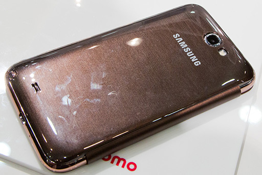 画像集#026のサムネイル/NTTドコモ，「GALAXY S III α」「AQUOS PHONE ZETA」など2012年冬モデルスマートフォン10製品を発表。すべてが下り最大100Mbpsの「Xi」に対応