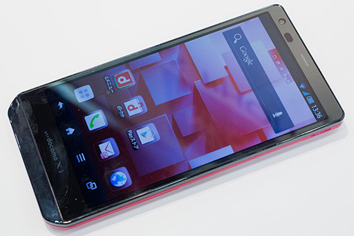 画像集#031のサムネイル/NTTドコモ，「GALAXY S III α」「AQUOS PHONE ZETA」など2012年冬モデルスマートフォン10製品を発表。すべてが下り最大100Mbpsの「Xi」に対応