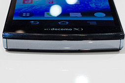 画像集#042のサムネイル/NTTドコモ，「GALAXY S III α」「AQUOS PHONE ZETA」など2012年冬モデルスマートフォン10製品を発表。すべてが下り最大100Mbpsの「Xi」に対応
