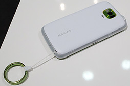 画像集#046のサムネイル/NTTドコモ，「GALAXY S III α」「AQUOS PHONE ZETA」など2012年冬モデルスマートフォン10製品を発表。すべてが下り最大100Mbpsの「Xi」に対応