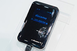 画像集#056のサムネイル/NTTドコモ，「GALAXY S III α」「AQUOS PHONE ZETA」など2012年冬モデルスマートフォン10製品を発表。すべてが下り最大100Mbpsの「Xi」に対応