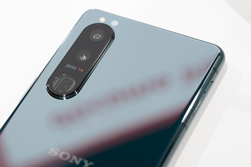 画像集#003のサムネイル/「ほぼXperia 1 III」なXperia 5 IIIが好印象。NTTドコモ 2021～2022冬春新スマートフォンをチェック