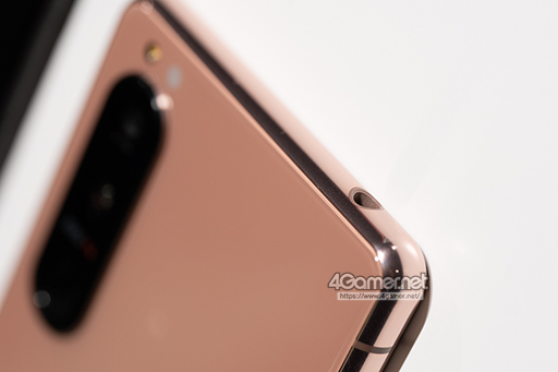 画像集#004のサムネイル/「ほぼXperia 1 III」なXperia 5 IIIが好印象。NTTドコモ 2021～2022冬春新スマートフォンをチェック