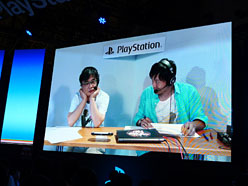 画像集#003のサムネイル/［TGS 2011］「俺の屍を越えてゆけ」の桝田省治プロデューサーが，続編のシナリオライターを募集中&#033;&#063; SCEブースのライブイベントレポート
