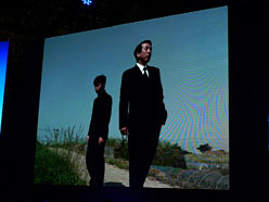 画像集#009のサムネイル/［TGS 2011］「俺の屍を越えてゆけ」の桝田省治プロデューサーが，続編のシナリオライターを募集中&#033;&#063; SCEブースのライブイベントレポート