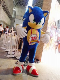画像集#002のサムネイル/［TGS 2011］セガブースで「ソニックジェネレーションズ 白の時空/青の冒険」を遊んでみた。ソニックが駆け抜けてきた時代を2つのタイトルで楽しもう